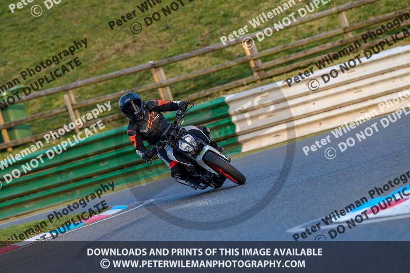 PJM Wedding Photography;enduro digital images;event digital images;eventdigitalimages;mallory park;mallory park photographs;mallory park trackday;mallory park trackday photographs;no limits trackdays;peter wileman photography;racing digital images;trackday digital images;trackday photos